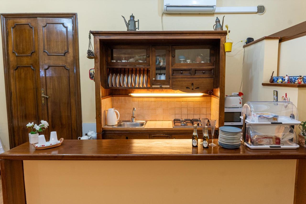 Monteoliveto Bed & Breakfast Наполи Екстериор снимка