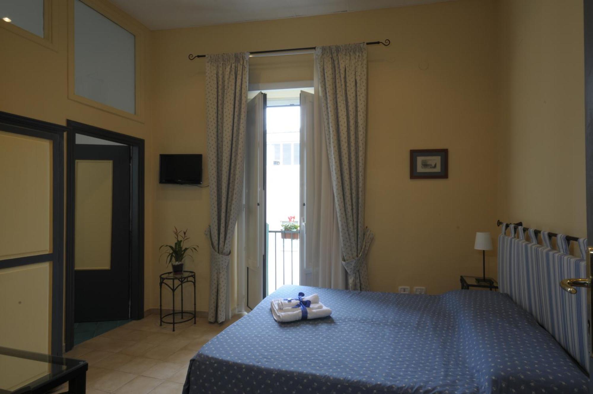 Monteoliveto Bed & Breakfast Наполи Екстериор снимка