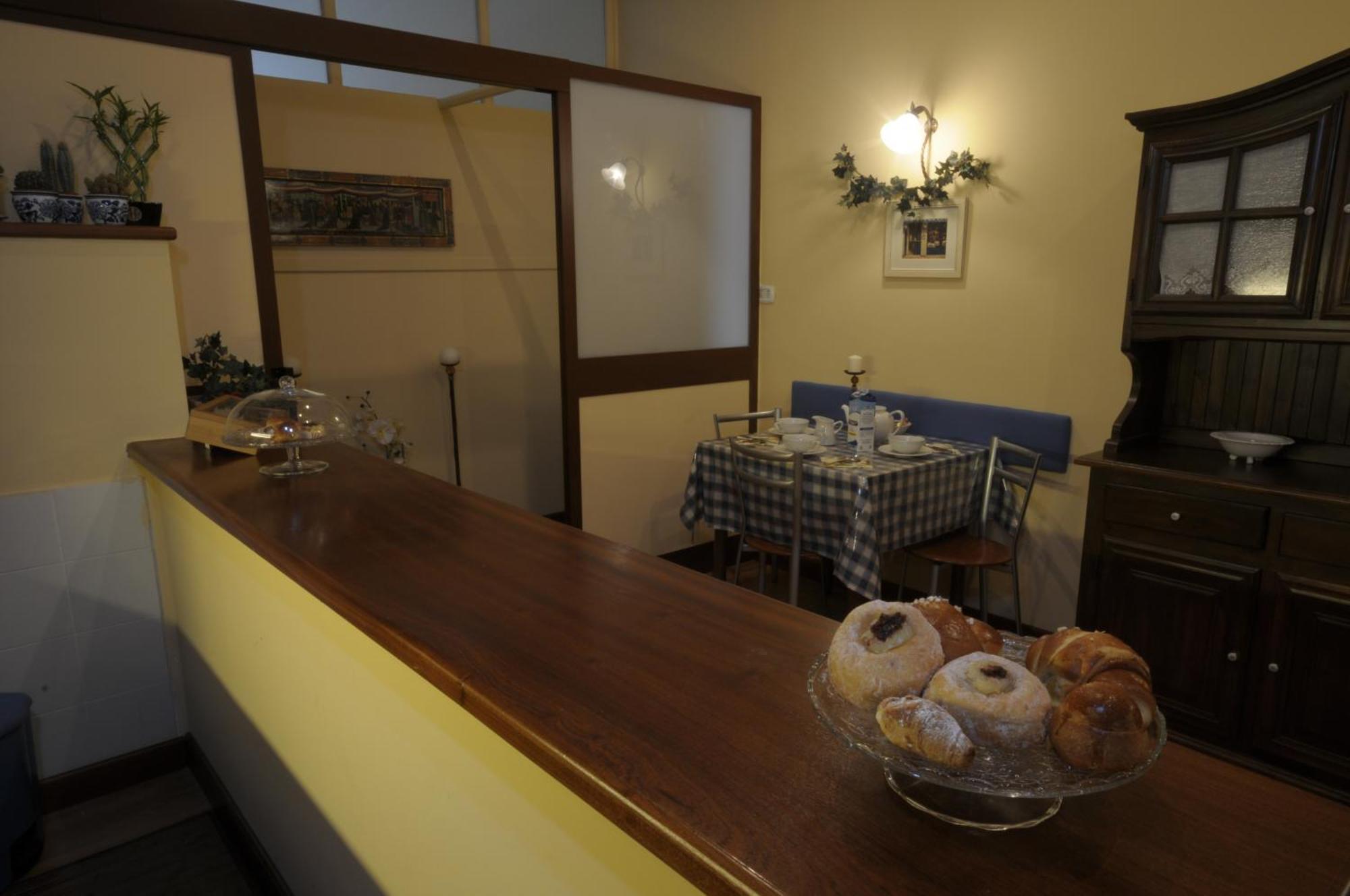 Monteoliveto Bed & Breakfast Наполи Екстериор снимка