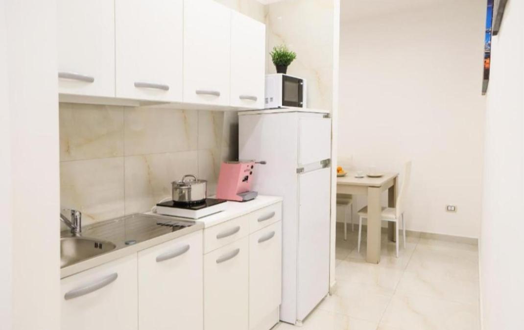 Monteoliveto Bed & Breakfast Наполи Екстериор снимка